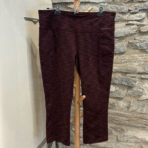 EB burgundy Capri leggings​